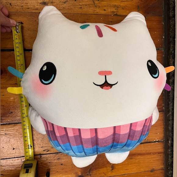 DreamWorks Gabby’s Dollhouse Cakey Cat Cuddle Pillow Plush Toy NWOT’s - Picture 4 of 5